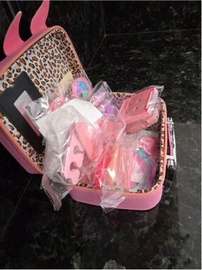 Girls makeup kit